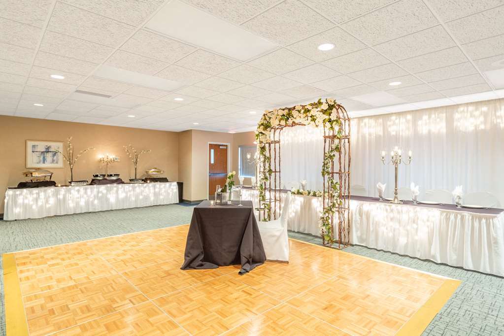 Отель Baymont By Wyndham Des Moines Airport Удобства фото