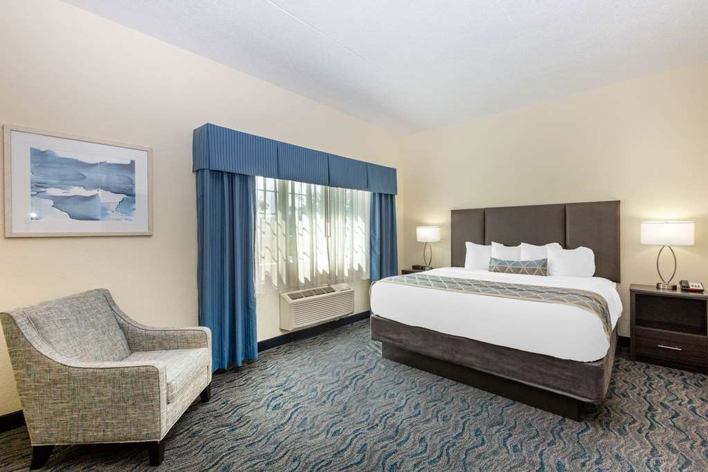 Отель Baymont By Wyndham Des Moines Airport Номер фото